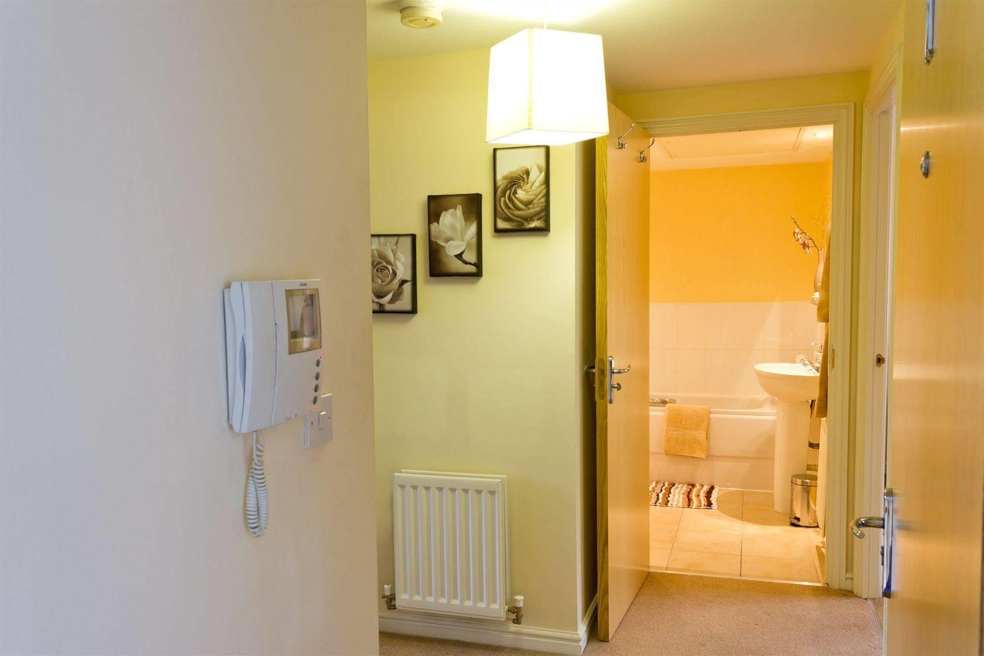 The Lindley Suite - Simple2Let Serviced Apartments Huddersfield Buitenkant foto