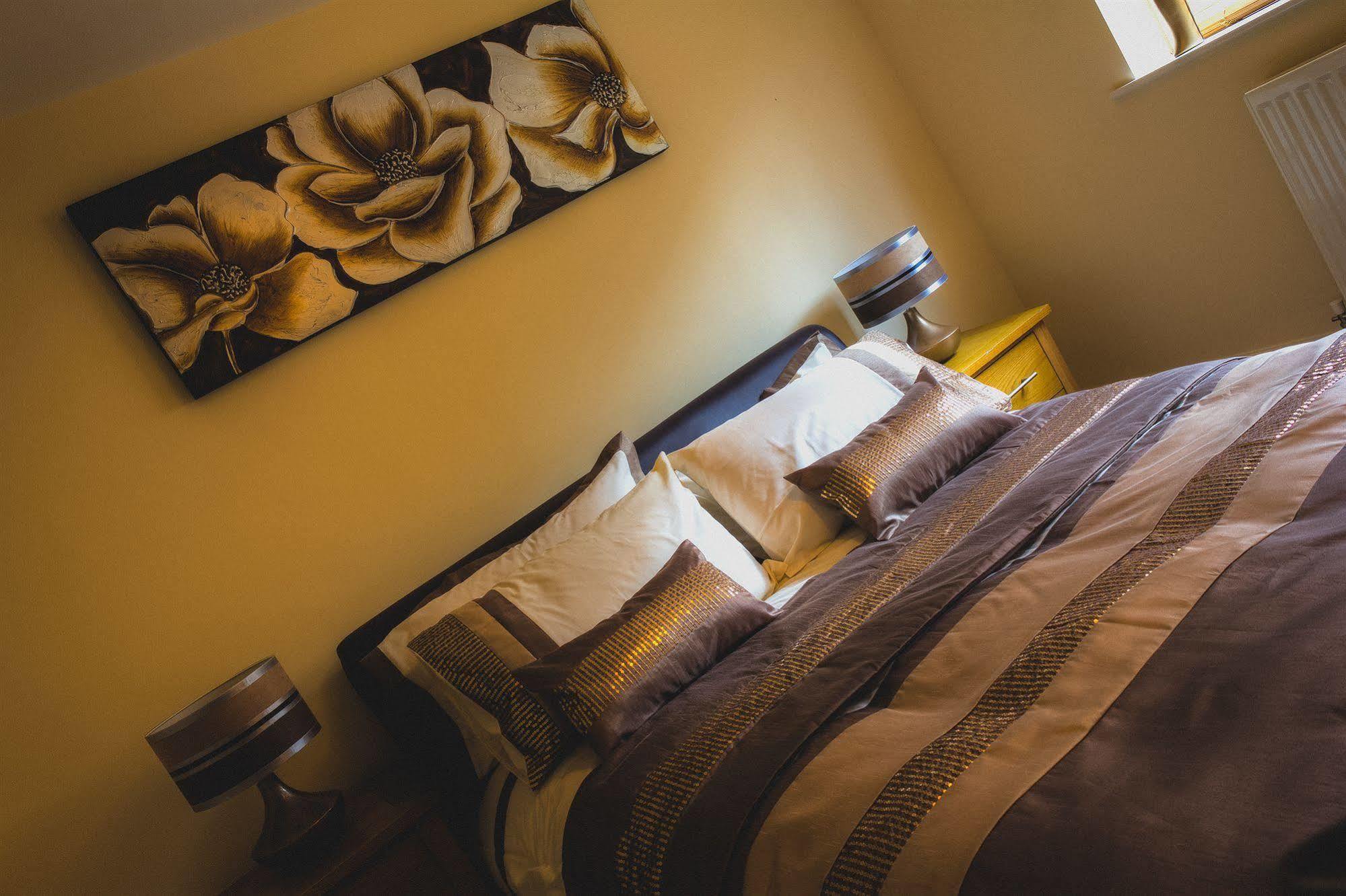 The Lindley Suite - Simple2Let Serviced Apartments Huddersfield Buitenkant foto