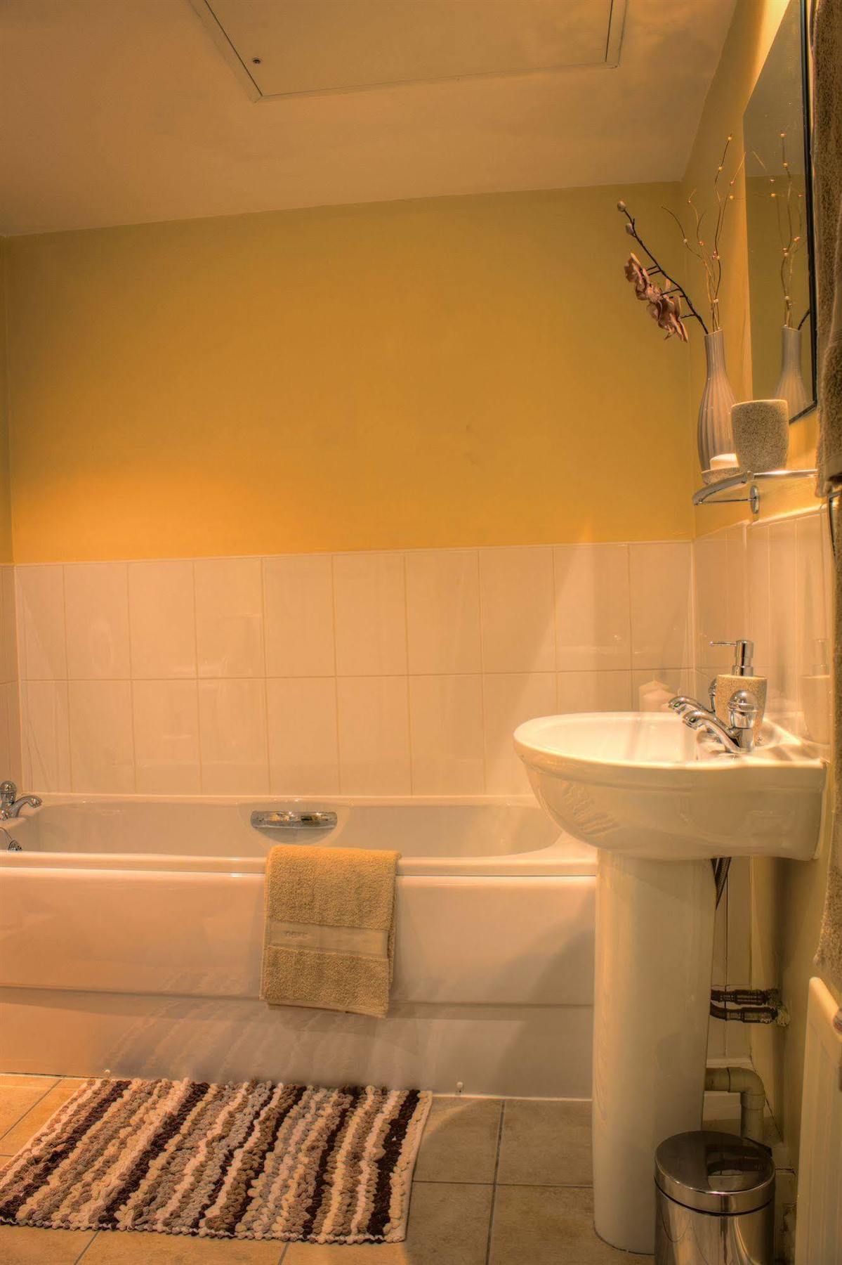 The Lindley Suite - Simple2Let Serviced Apartments Huddersfield Buitenkant foto