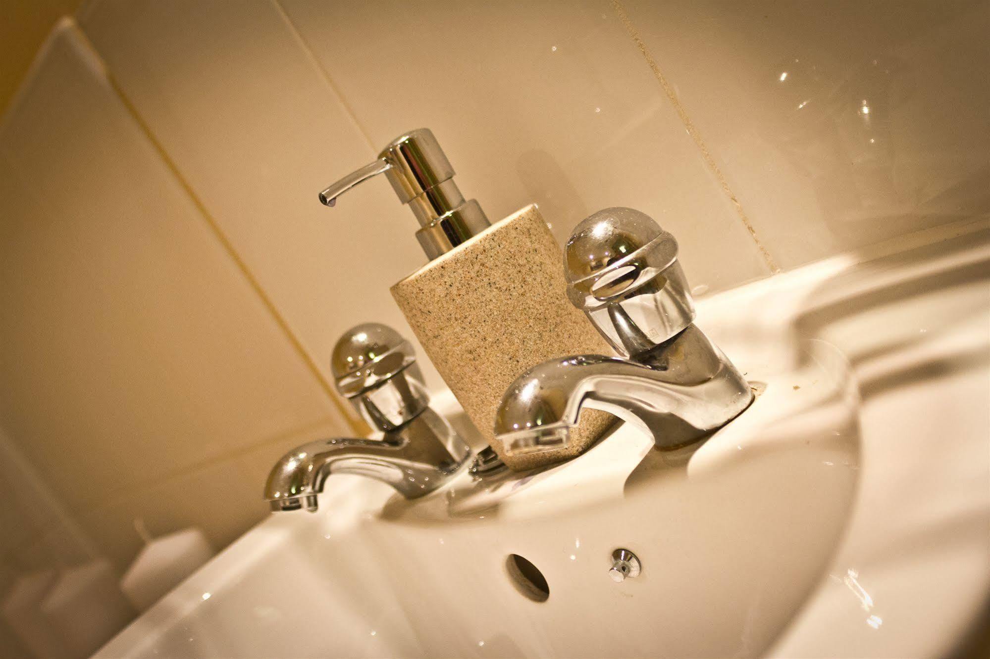 The Lindley Suite - Simple2Let Serviced Apartments Huddersfield Buitenkant foto