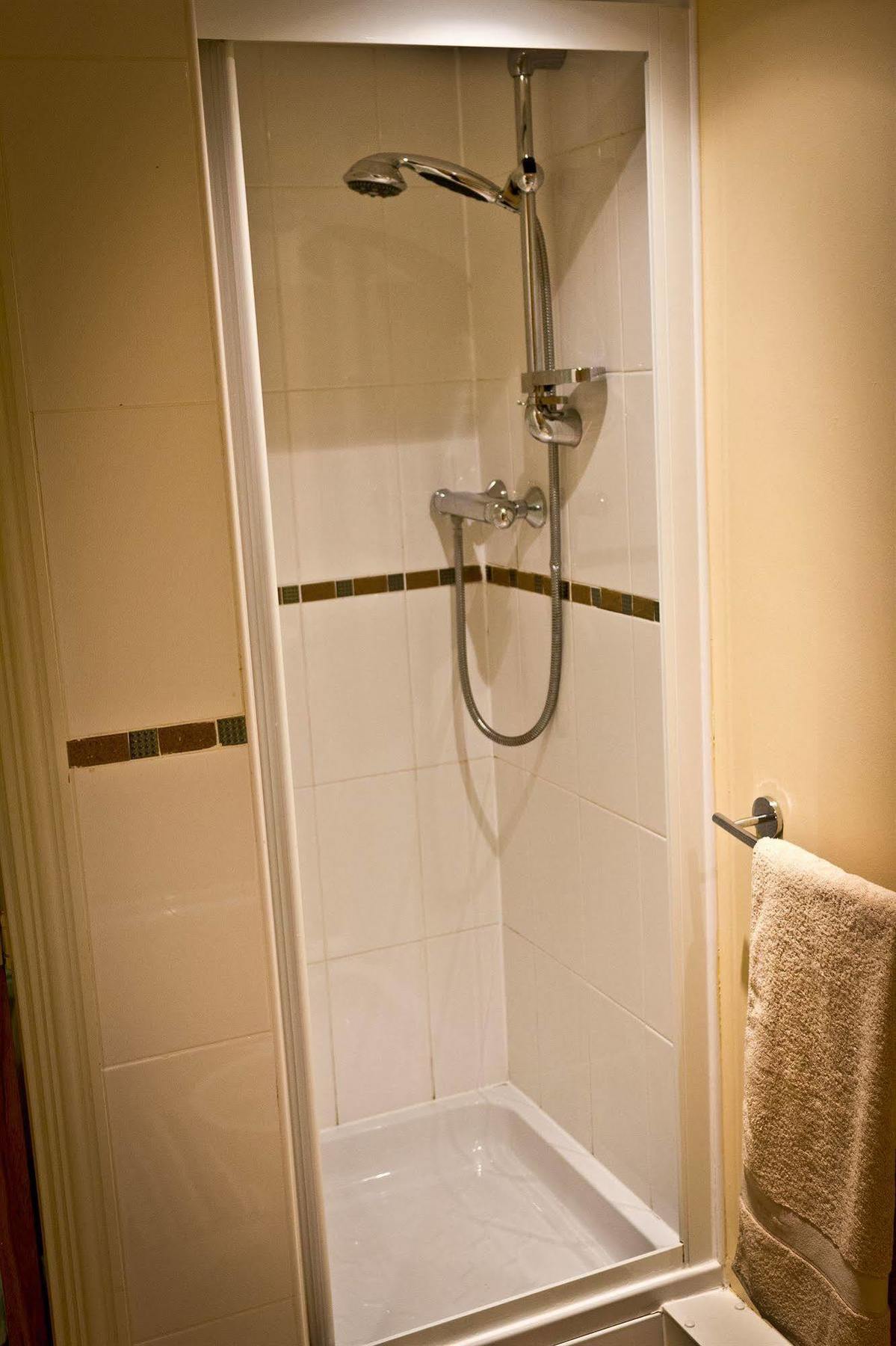 The Lindley Suite - Simple2Let Serviced Apartments Huddersfield Buitenkant foto