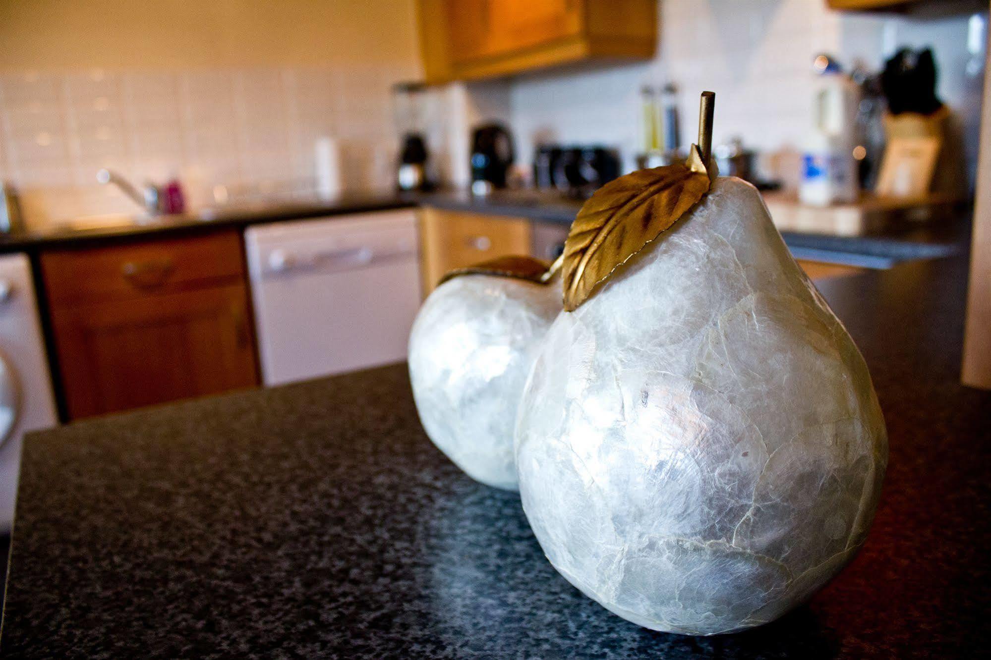 The Lindley Suite - Simple2Let Serviced Apartments Huddersfield Buitenkant foto